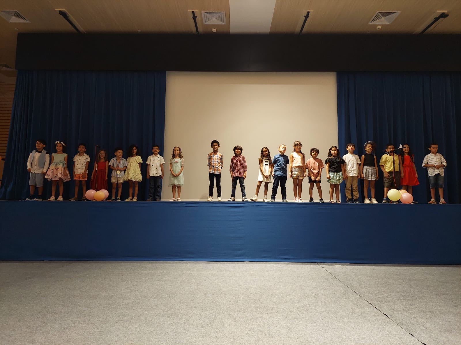 YCUCUEI Fotohintergrund 2,4x1,5 M – Für Kindergarten-Abschluss, Party, Vorschule, Aus Polyester, Faltbar
